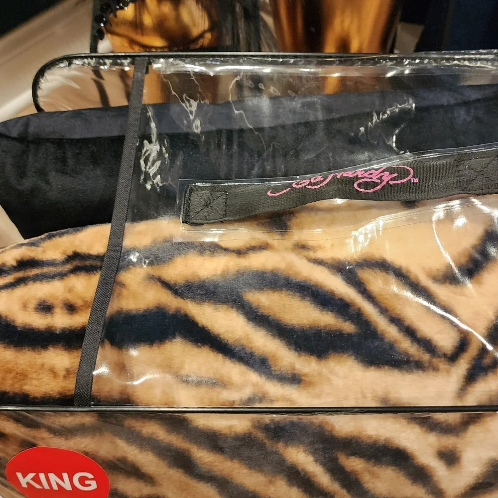 Ed Hardy King 4Piece Luxurious Leopard Print Faux Fur comforter set new